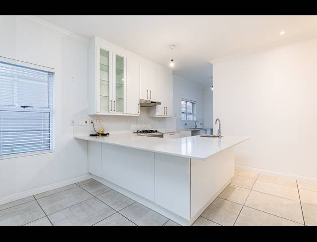 3 BEDROOM FREESTANDING FOR SALE IN SUNNINGDALE
